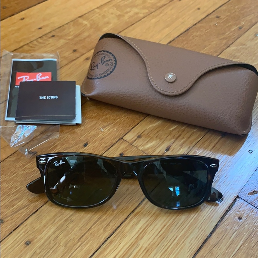 Ray-Ban New Wayfarer Classic in Tortoise